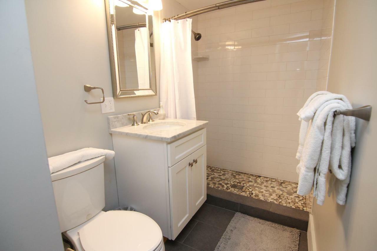 New One Bedroom Apartment Near Lake Winnipesaukee ウルフボロ エクステリア 写真